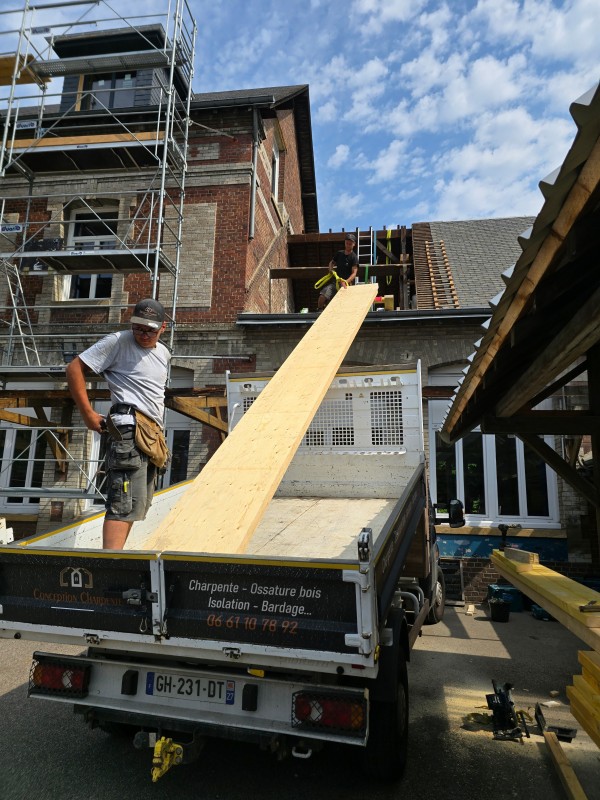 extension bois sur mesure et habillage en bardage façon joint debout à Rouen 