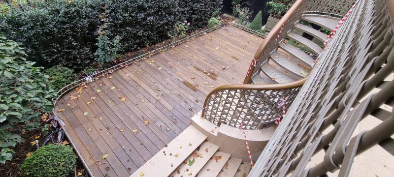 Pose d'une terrasse en bois durable à Bourg Achard 76