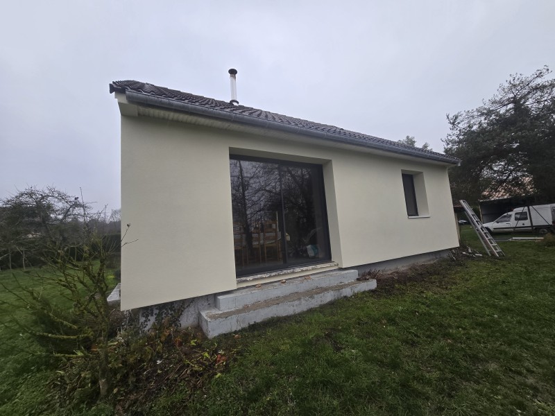 Isolation par l'extérieur sous enduit d’une maison à Bourgtheroulde près de Bourg-Achard