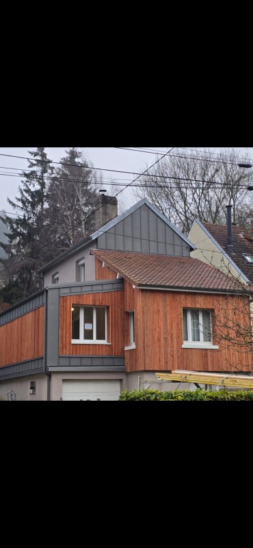 Extension contemporaine en ossature bois à Rouen – une réalisation Conception Charpente